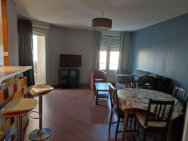 
                                                                                        Location
                                                                                         Lyon 7e (69007) 3 pièces 70m2