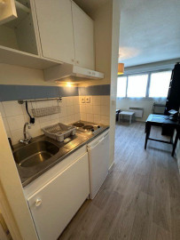 
                                                                                        Location
                                                                                         Lyon plein centre metro Part Dieu rue calme