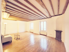 
                                                                                        Location
                                                                                         Magnifique 2 pièces plein de charme