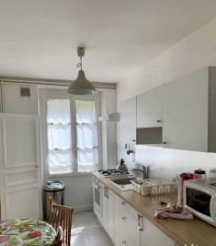 
                                                                                        Location
                                                                                         Magnifique 2P meublé 60m² à Versailles
