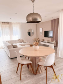 
                                                                                        Vente
                                                                                         Magnifique 3 pièces dernier étage - Antibes