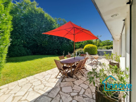 
                                                                                        Vente
                                                                                         Magnifique Maison 10 pièces!