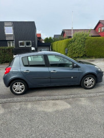 
                                                                                        Voiture
                                                                                         Magnifique Renault Clio CLIO1.1 _ 75 A donner