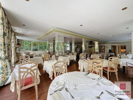 
                                                                                        Location
                                                                                         Magnifique studio 33m² très lumineux en bon état.