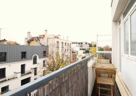 
                                                                                        Location
                                                                                         Magnifique studio avec balcon