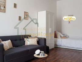 Location
Magnifique studio meublé, complètement rénové