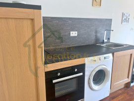 Location
Magnifique studio meublé, complètement rénové