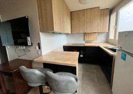 
                                                                                        Location
                                                                                         Magnifique T3 meublé 50m² entièrement rénové