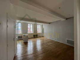 Location
Magnifique T4 avec ascenseur situé en Hyper-Centre de SAINT-QUENTIN