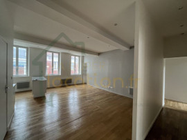 Location
Magnifique T4 avec ascenseur situé en Hyper-Centre de SAINT-QUENTIN