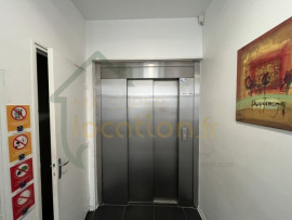 Location
Magnifique T4 avec ascenseur situé en Hyper-Centre de SAINT-QUENTIN