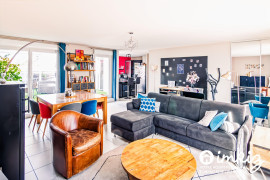 
                                                                                        Vente
                                                                                         Magnifique T4 de 111m² avec "rooftop" et garage.