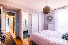 
                                                                                        Vente
                                                                                         Magnifique T4 de 111m² avec "rooftop" et garage.