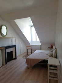 
                                                                                        Location
                                                                                         Mais, Rue St. Martin studio 20m2