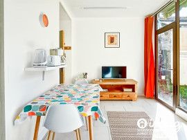 
                                                                                        Vente
                                                                                         Maison 10 pièces