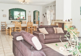 
                                                                                        Vente
                                                                                         Maison 10 pièces