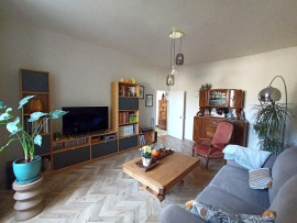 
                                                                                        Vente
                                                                                         Maison 10 pièces