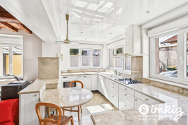 
                                                                                        Vente
                                                                                         Maison 10 pièces de 285m² avec piscine