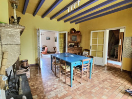 
                                                                                        Vente
                                                                                         Maison 14 pièces
