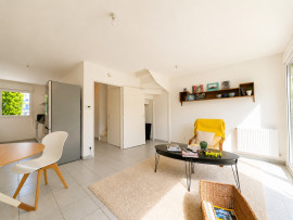 
                                                                                        Vente
                                                                                         Maison - 2 chambres- à proximité de l'hippodrome de Parilly
