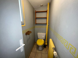 
                                                                                        Vente
                                                                                         Maison 2 chambres, bureau et cour