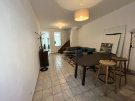 
                                                                                        Vente
                                                                                         Maison 2 chambres, bureau et cour