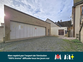 
                                                                                        Vente
                                                                                         Maison  2 chambres- jardin- double garage + un T2 loué en RDC : un achat malin en plein centre de CHÂTEAU-RENAULT