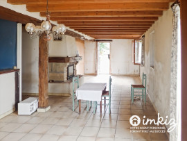 
                                                                                        Vente
                                                                                         Maison 2 niveaux, grand terrain  aménageable