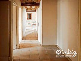
                                                                                        Vente
                                                                                         Maison 2 niveaux, grand terrain  aménageable