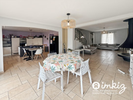 
                                                                                        Vente
                                                                                         Maison 2011 6 pièces 145m2 - Quartier Saint Pierre