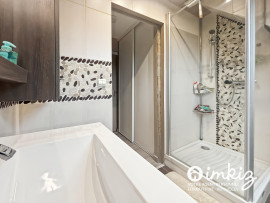 
                                                                                        Vente
                                                                                         Maison 2011 6 pièces 145m2 - Quartier Saint Pierre