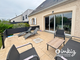 
                                                                                        Vente
                                                                                         Maison 2011 6 pièces 145m2 - Quartier Saint Pierre