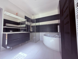 
                                                                                        Vente
                                                                                         Maison 210m2 - 4 chambres - à 5min de BERGERAC