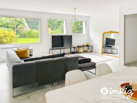 
                                                                                        Vente
                                                                                         Maison 240 m² avec jardin hyper-centre d'Auray