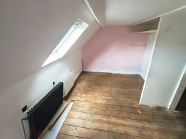 
                                                                                        Vente
                                                                                         Maison 3 chambres, cour, cave St-Maurice