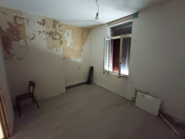 
                                                                                        Vente
                                                                                         Maison 3 chambres, cour, cave St-Maurice