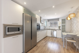 
                                                                                        Vente
                                                                                         Maison 4 ch. avec garage à Marbella