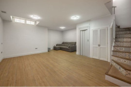 
                                                                                        Vente
                                                                                         Maison 4 ch. avec garage à Marbella