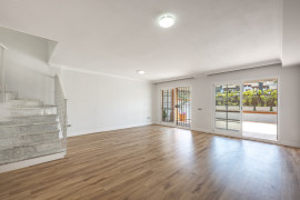 
                                                                                        Vente
                                                                                         Maison 4 ch. avec garage à Marbella