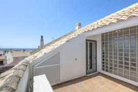 
                                                                                        Vente
                                                                                         Maison 4 ch. avec garage à Marbella