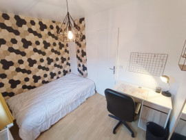 Vente
                                                                                Maison 4 chambres avec petite cour