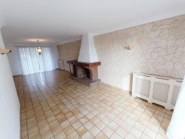 Vente
                                                                                Maison 4 chambres, jardin, double garage, terrasse