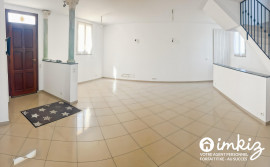 
                                                                                        Vente
                                                                                         Maison 4 pièces