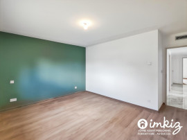 
                                                                                        Vente
                                                                                         Maison 4 pièces