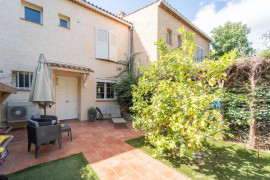 
                                                                                        Vente
                                                                                         Maison 4 pièces