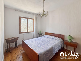 
                                                                                        Vente
                                                                                         Maison 4 pièces de 85 m² offrant un beau potentiel