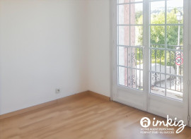 
                                                                                        Vente
                                                                                         Maison 4 pièces,parking , piscine tennis medecin
