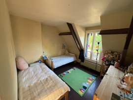 
                                                                                        Vente
                                                                                         Maison 5/6 pièces avec permis de surélévation