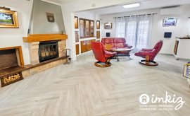 
                                                                                        Vente
                                                                                         Maison 5 pièces