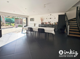 
                                                                                        Vente
                                                                                         Maison 5 pièces